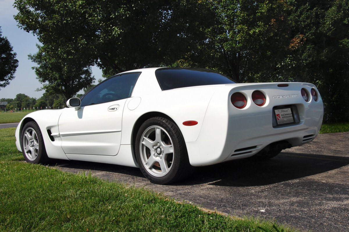 CorvettePassion's tweet photo. Did you know before the Z06 came out, Corvette produced an FRC (Fixed Roof Coupe) 1999 and 2000? https://t.co/TE2gVaVqIj