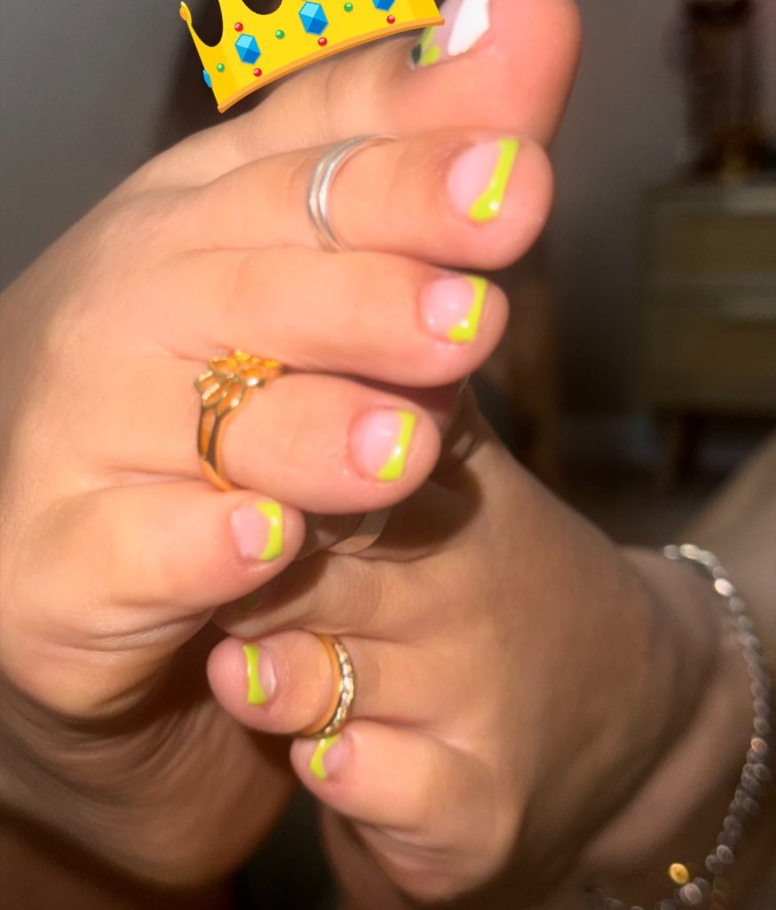 seazend's tweet photo. I loved this pedicure my feet are puuuuurfect 💚 https://t.co/nL90UZzBoW