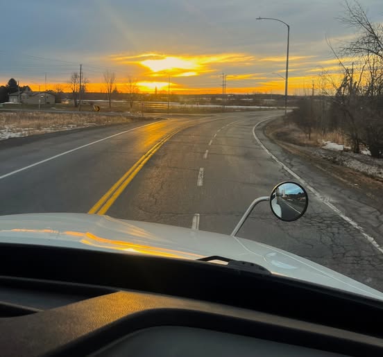 Wills_Transfer's tweet photo. Morning Views from the Road 📷
This photo was captured during the morning drive by two of our Wills Transfer drivers, Eric and Josh, catching the sunrise as the day gets underway.
#WillsTransfer #truckdrivers #morningdrive #ontheroad #SunriseViews https://t.co/iLZm8mz0nk