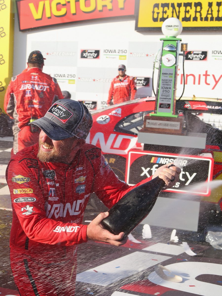 Iowa Speedway tweet media