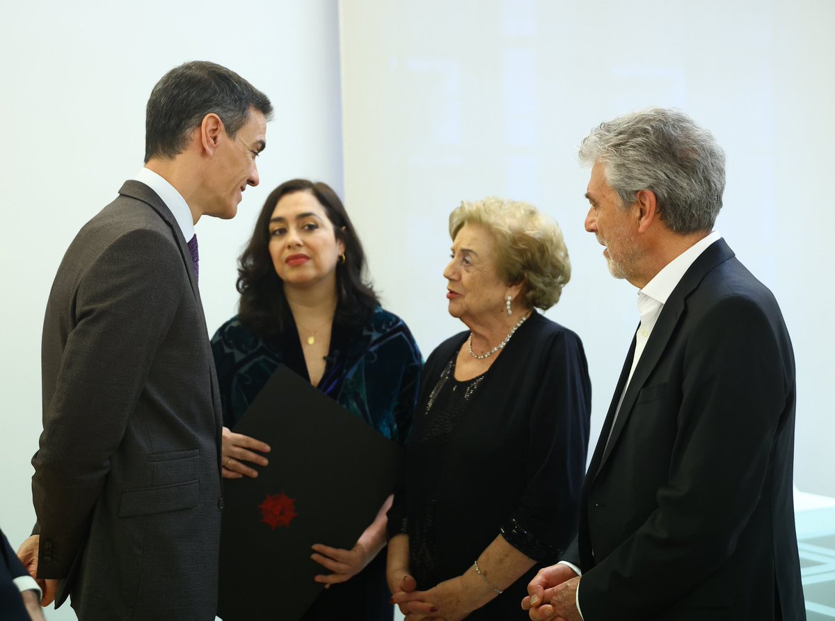 Pedro Sánchez tweet media