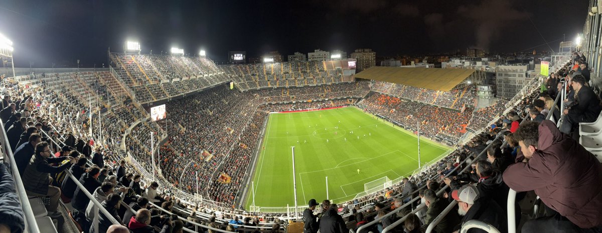 AJ_Howarth's tweet photo. Another bucket list ground ticked off last night with a trip to the Estadio de Mestalla to see Valencia CF play Deportivo Alavés. 3-2 win for the hosts. https://t.co/H3ZYg147Yx