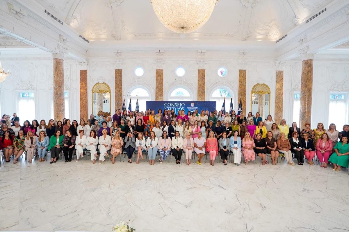 CDCOOPPR's tweet photo. 🌸💜 Comprometidos con el desarrollo y bienestar de las mujeres en Puerto Rico 💜🌸

La comisionada, Dra. Liza I. Alfaro Mercado participó en la primera reunión del Consejo Permanente de la Mujer, convocada por la gobernadora @Jenniffer mediante la Orden Ejecutiva 2026-009. https://t.co/bDykmyki1I