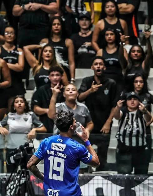 analeticiacesar's tweet photo. agora precisamos confessar: o que tem entregado de entretenimento o Cruzeiro de 2026 não é brincadeira não viu

e ainda estamos em março! https://t.co/NHwMhF8MfB
