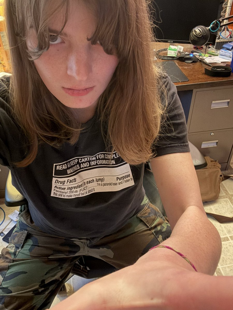 sydney 🏳️⚧️ tweet media