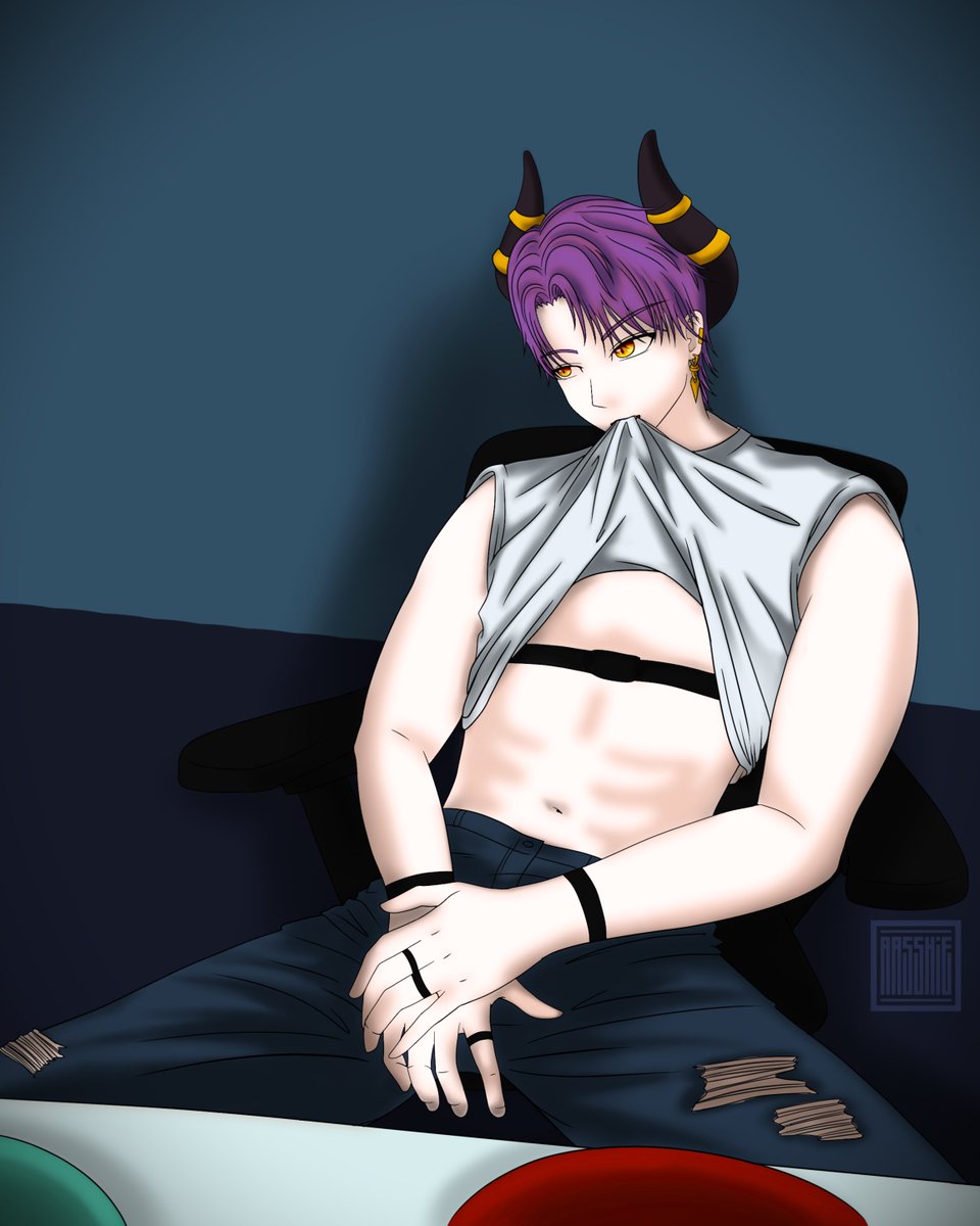 So.. this is how i imagine him looking at the screen... BOSS! U know what ure doing (and we thank u for that hehe)💜#InVain #Vainitas #VainyArt