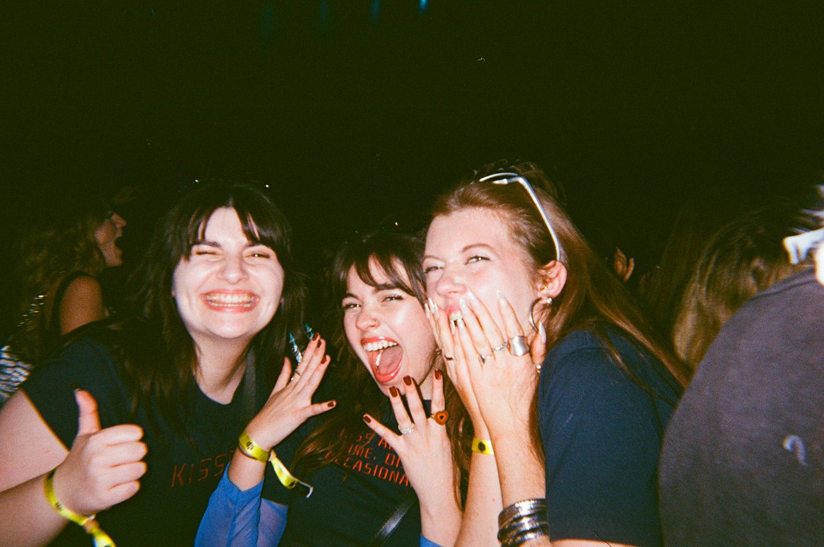 lau ⭐️ tweet media