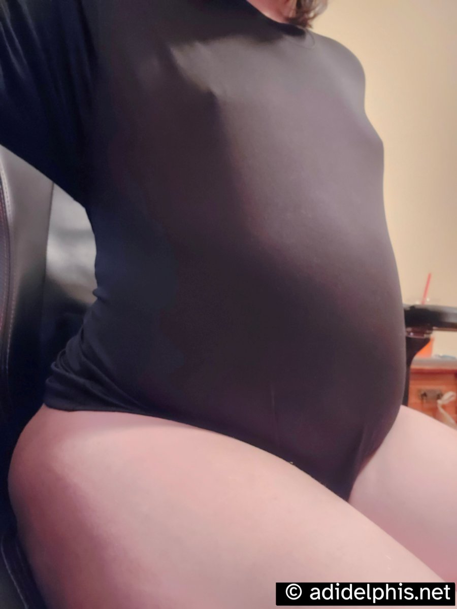 adiposecomplex's tweet photo. cw: vore >:3

would u let me swallow u whole and churn u up into ass fat.............. be honest https://t.co/D6jgoErbY0
