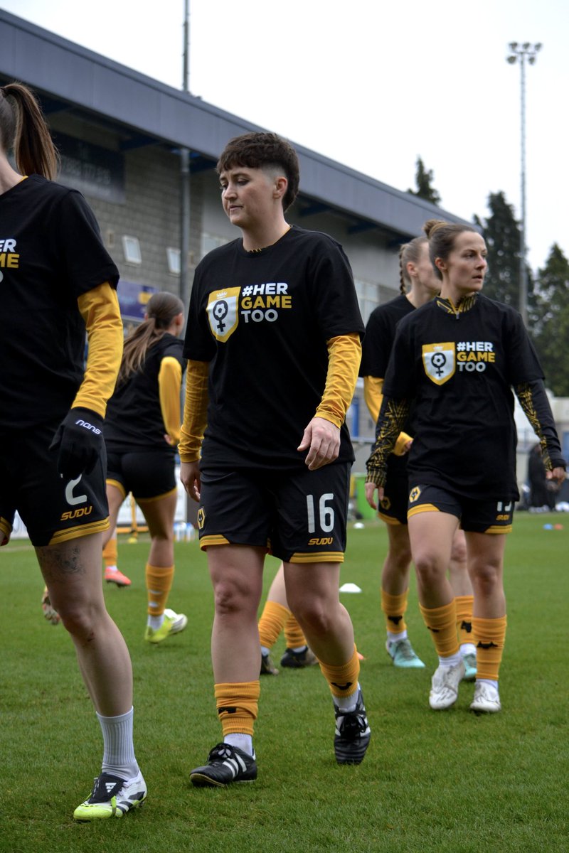 Jess Deakin tweet media