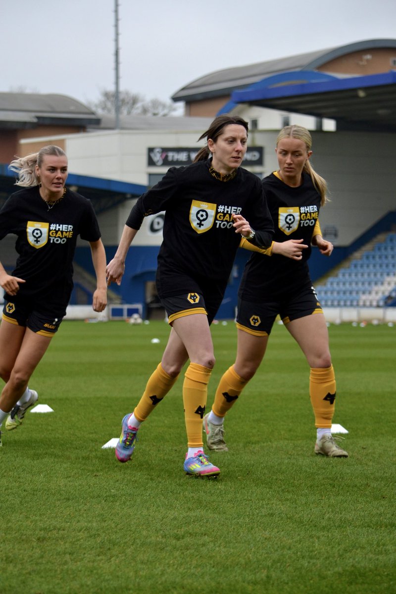 Jess Deakin tweet media