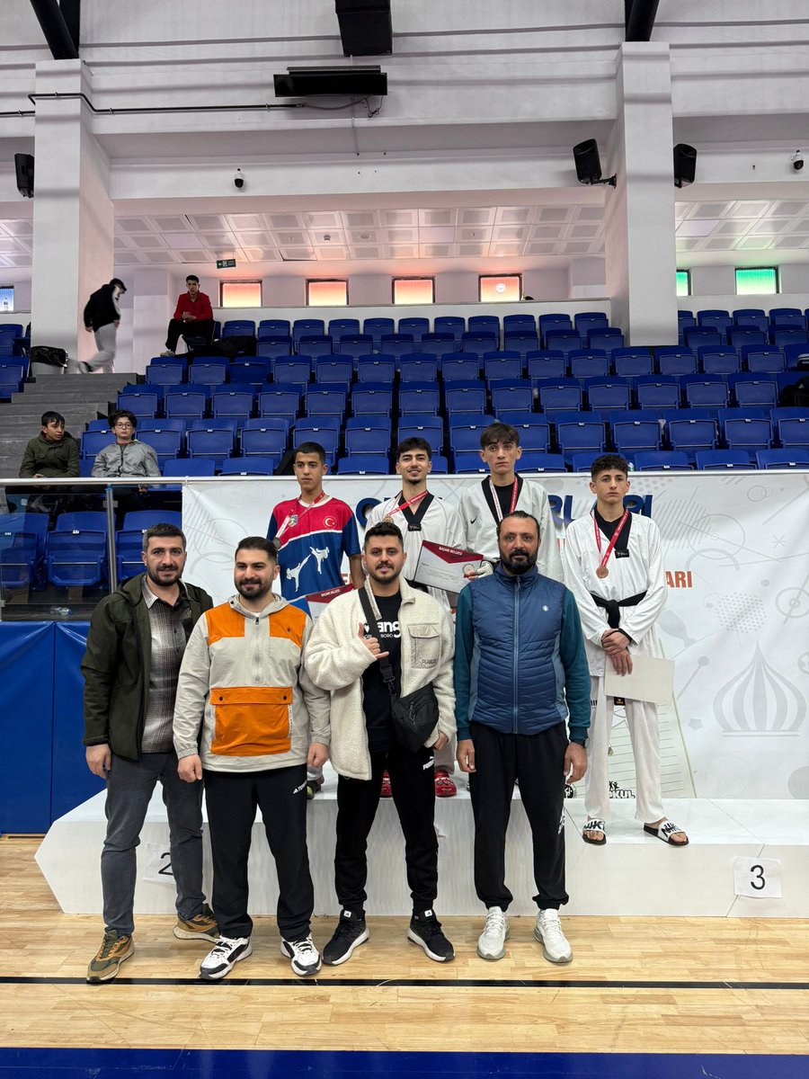 nusaybin_mem's tweet photo. 💐Nusaybin Gazi Anadolu Lisesi Bölge Birincisi oldu 🏆

06-08 Mart 2026 tarihleri arasında Diyarbakır’da düzenlenen Okul Sporları Taekwondo Bölge Şampiyonası’nda mücadele eden Nusaybin Gazi Anadolu Lisesi öğrencisi Yusuf Şimşek, 40 İlden, 170 lise arasından birinci olarak büyük başarıya imza attı.

Öğrencimizi ve Öğretmeni Muhammed İsmail Sezgin’i tebrik ederiz. 🏆👏👏

@tcmeb
@Yusuf__Tekin
@Mardin_Valiligi 
@mardinilmem
 @ali_eyyupkoca
@Nsy_Kaymakamlik 
@haciavlanmaz