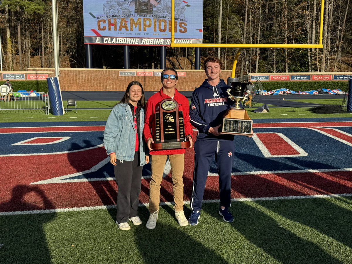 DeaconLayman7's tweet photo. Beyond blessed to have been a part of the undefeated in conference, 9th in the country Spiders in 2024-2025! Thank you God for the opportunity to work hard and be teammates with an incredible group of guys! https://t.co/zlSF3fEUg4
