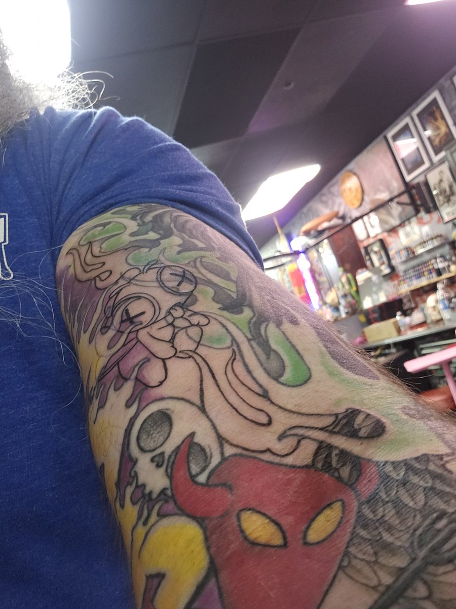 IAmJakePryor's tweet photo. "You're Gonna Die, Fly" 

Cause you're gonna die, do something.

Another @veefriends character put on the body for life!

Threw him into the "Remember Your Death" sleeve,  to remind myself that someday, we are all gonna die.  So do something great! https://t.co/OdKpLZqvhg