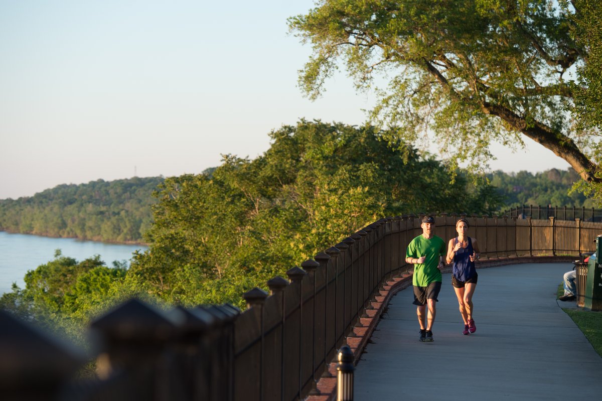 TheNatchezTrace's tweet photo. How we’re using our extra hour of sunlight ☀️
🏃 A run along the Trace
🚲 A bike ride through the trees
🍽️ Dinner outside after a day well spent
Longer days mean more time to explore the Natchez Trace Parkway.
#NatchezTraceParkway #FindYourPark #DaylightSavings #ExploreTheTrace https://t.co/VQoe8UuILi