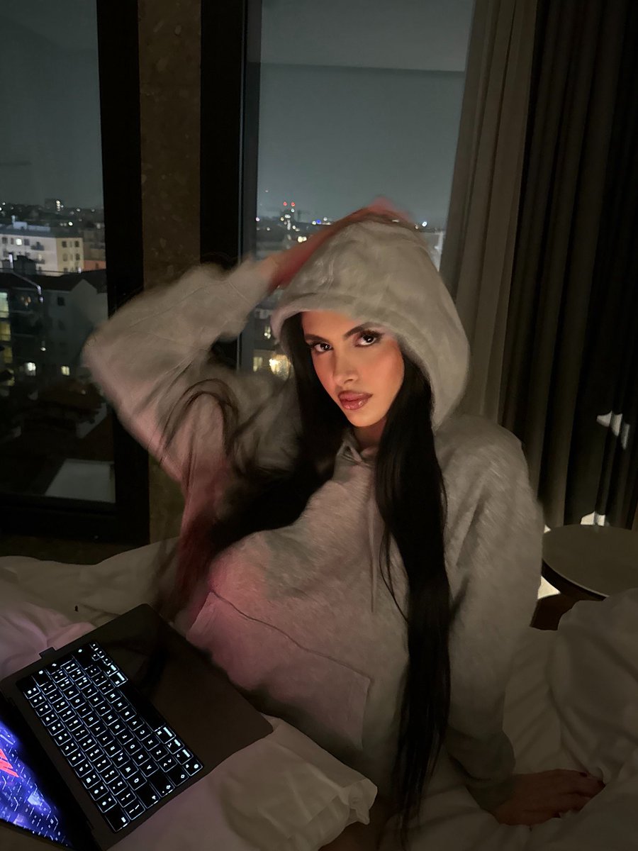 vismjxx's tweet photo. Come va ?😜 https://t.co/ieZyP3Uj1w