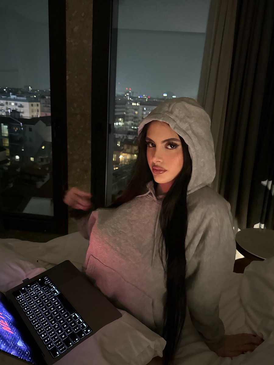 vismjxx's tweet photo. Come va ?😜 https://t.co/ieZyP3Uj1w