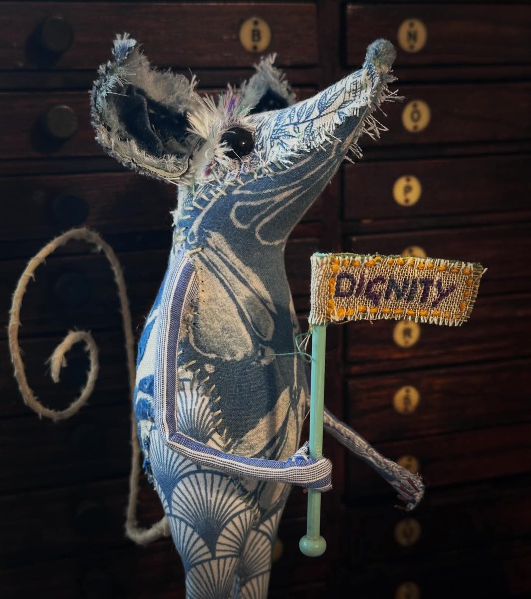 ##smallbeautieshour #becauseofClem #threadofgold