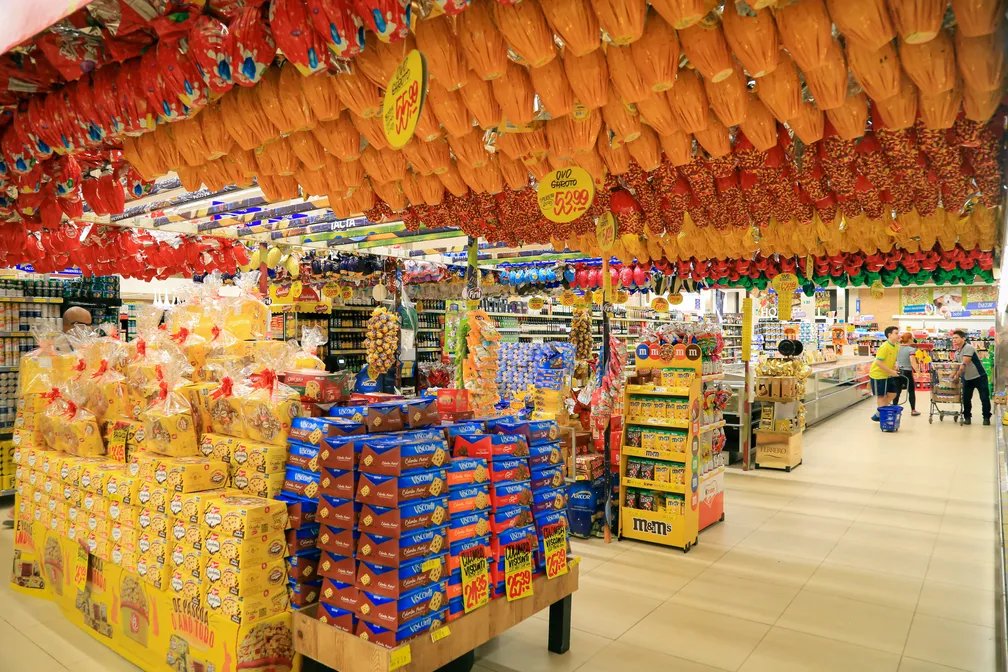 FecomercioSC's tweet photo. Gasto médio dos catarinenses para a Páscoa deve crescer 8,4% e chegar a R$253 em 2026, projeta pesquisa.

Leia a notícia completa no novo site da Fecomércio: https://t.co/mK78Ukz2tI https://t.co/FeSMlLdJeJ