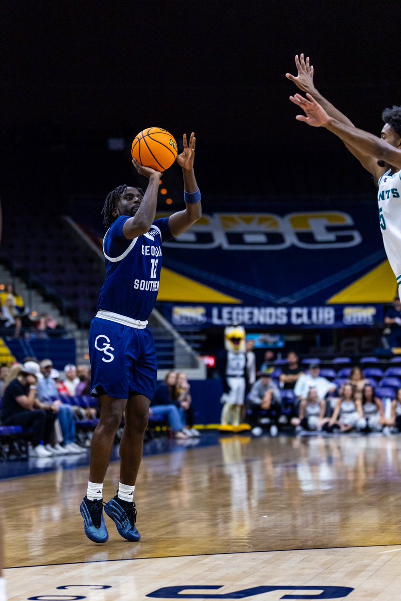 Louisville Male Basketball tweet media