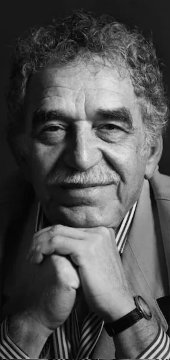"No me considero un intelectual completo, porque entiendo que un intelectual es una persona que tiene ideas preconcebidas que trata de adaptar a la realidad. 
A toda costa quiere interpretar la realidad a través de esas ideas. En cambio, yo no. 
Vivo de la anécdota, de los
