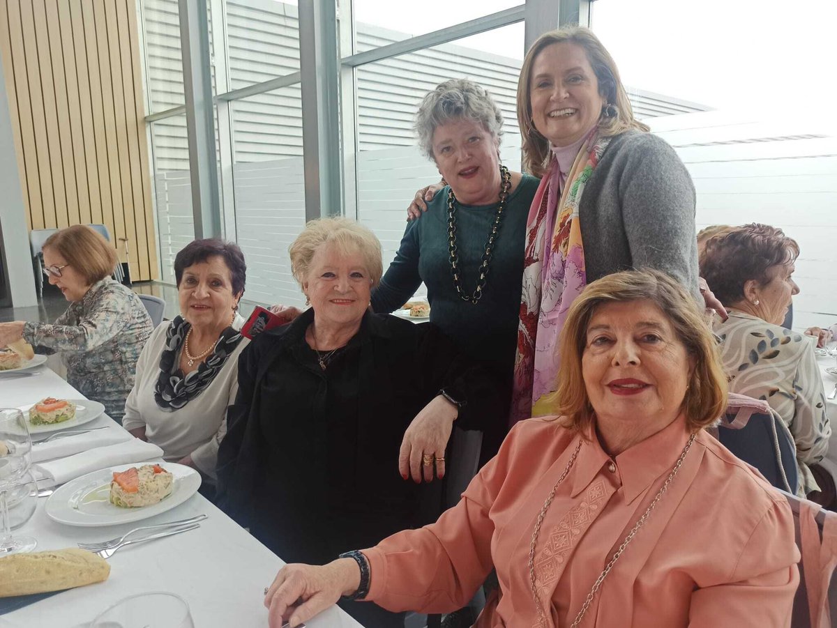 gorabarakaldo's tweet photo. Merecido homenaje a las mujeres barakaldesas, zorionak

@amaiadelcampo #alkatea #barakaldo #8marzo https://t.co/ww5q78i5rV