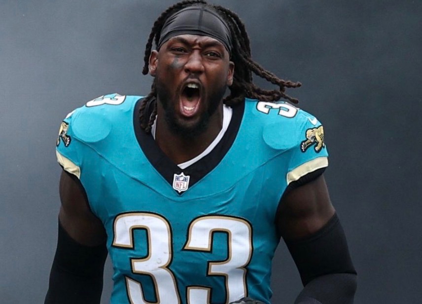 Panther_Plugz_'s tweet image. Dan Morgan has got to make up for that whiff last offseason with Milton Williams by closing this deal with Devin Lloyd 

Teams like the #Saints and #Bengals are closing in on the star LB per reports

Initial trend was the Panthers up until they signed Jaelen Phillips to 30m per