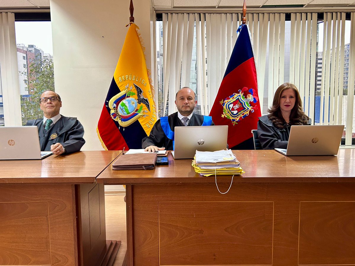 CorteNacional's tweet photo. 🟣#SalaTributariaCNJ | Dr. Diego Gordillo (ponente), Dr. Gustavo Durango y Dra. Rosana Morales instalan audiencia. https://t.co/8yf294kwtN