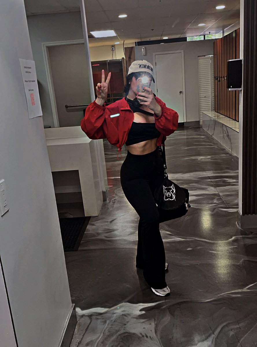 MssKatieX's tweet photo. 4 months postpartum 💪🏼♥️ https://t.co/08GKil7ohN