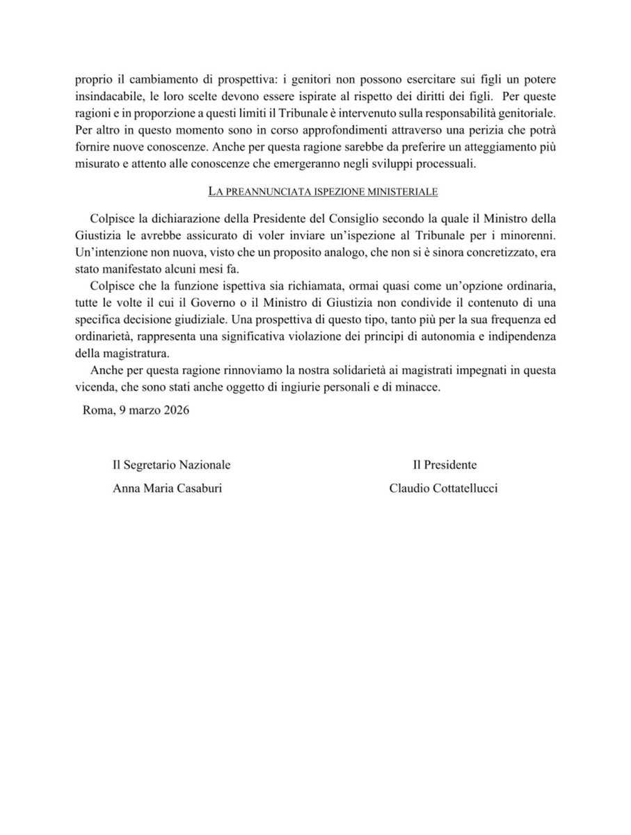 colvieux's tweet photo. Dopo moltissima spazzatura politico-mediatica le parole sacrosante della AIMMF (Associazione Italiana dei Magistrati per i Minorenni e per la
Famiglia) sul caso Famiglia nel bosco. I bambini sono titolari di diritti. 👇🏿 https://t.co/fQiBByW5oj