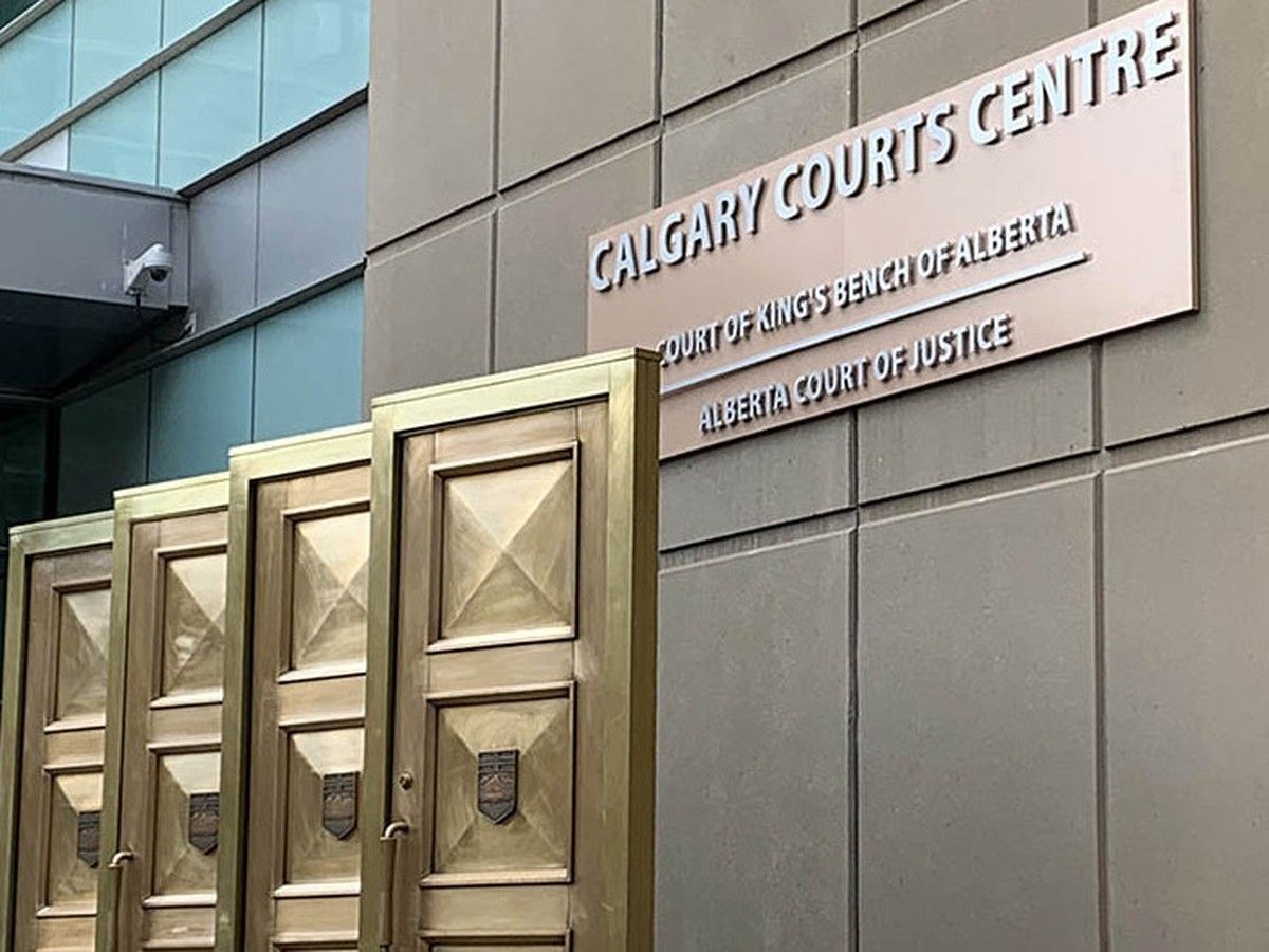 calgaryherald's tweet image. Murder suspect admits causing mother's death, but will seek not criminally responsible finding based on mental disorder #yyc calgaryherald.com/news/crime/sol…
