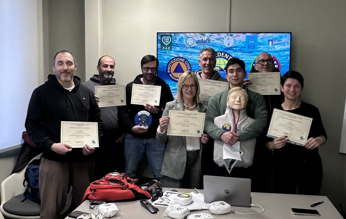 MaredentroA's tweet photo. Marzo è iniziato con la Formazione di Primo Soccorso Aziendale 5-6-7-9 pomeriggio.
Il 9 Marzo anche la sera per gli  Esami dei Nuovi Assistenti Bagnanti Piscina
#maredentroformazione #formazione #professionale #cultura https://t.co/FpTPZaGhf9
