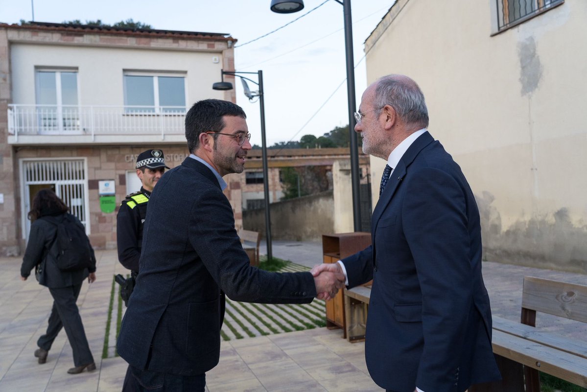 Unió Europea i Acció Exterior tweet media