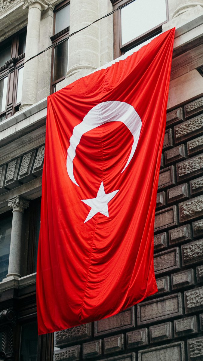 Dünyanın en asil bayrağısın.