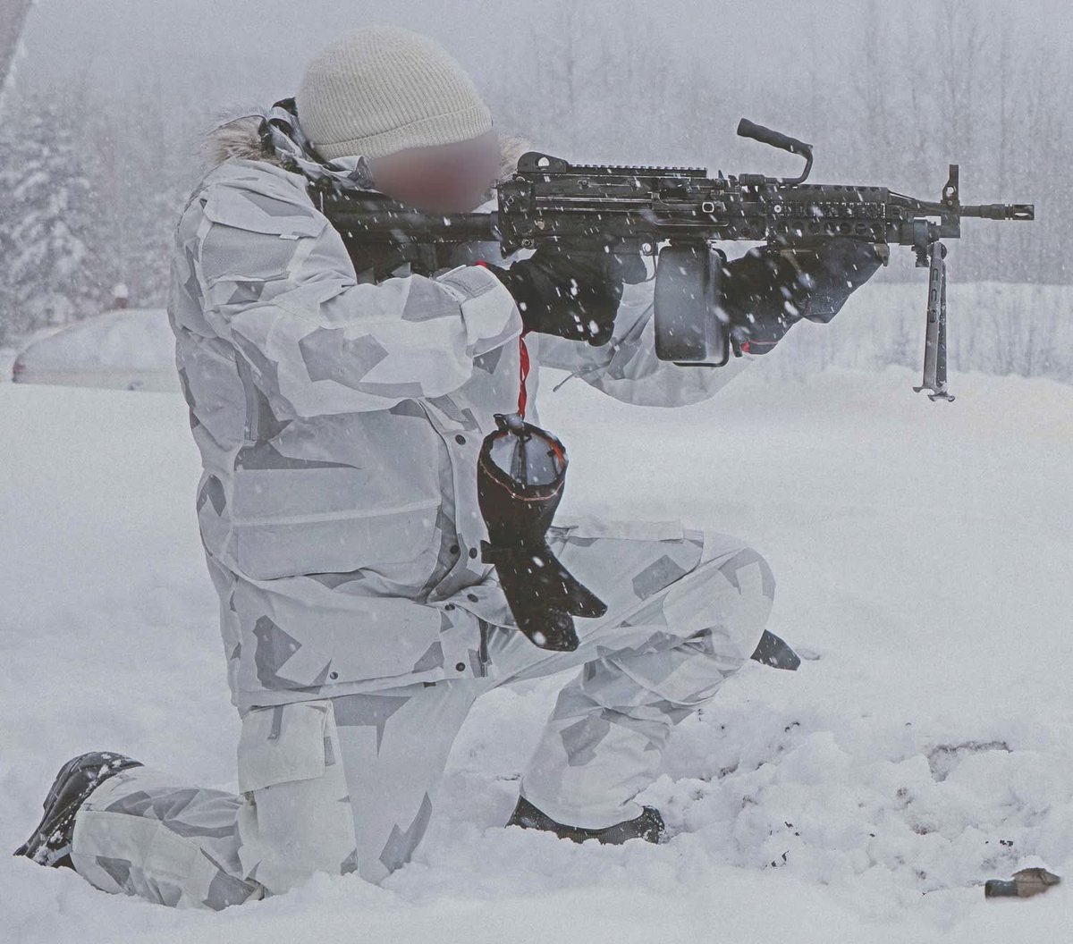 jmscaronte's tweet image. Naval Special Warfare Operator (SEAL) conducts live-fire training during Arctic Edge 2026.
#Usnavy #Seal
