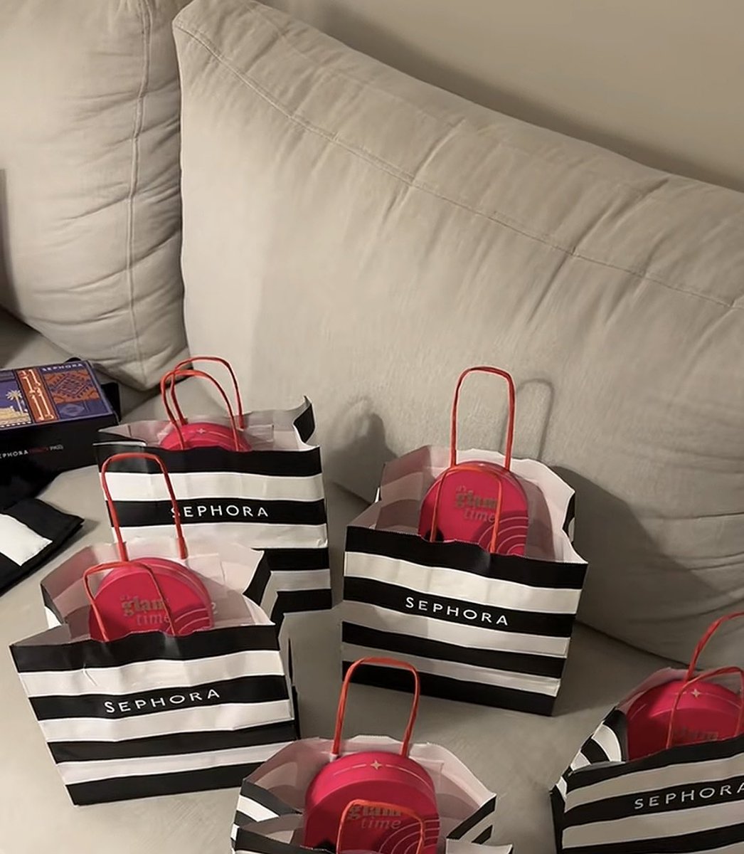 شـذى tweet media