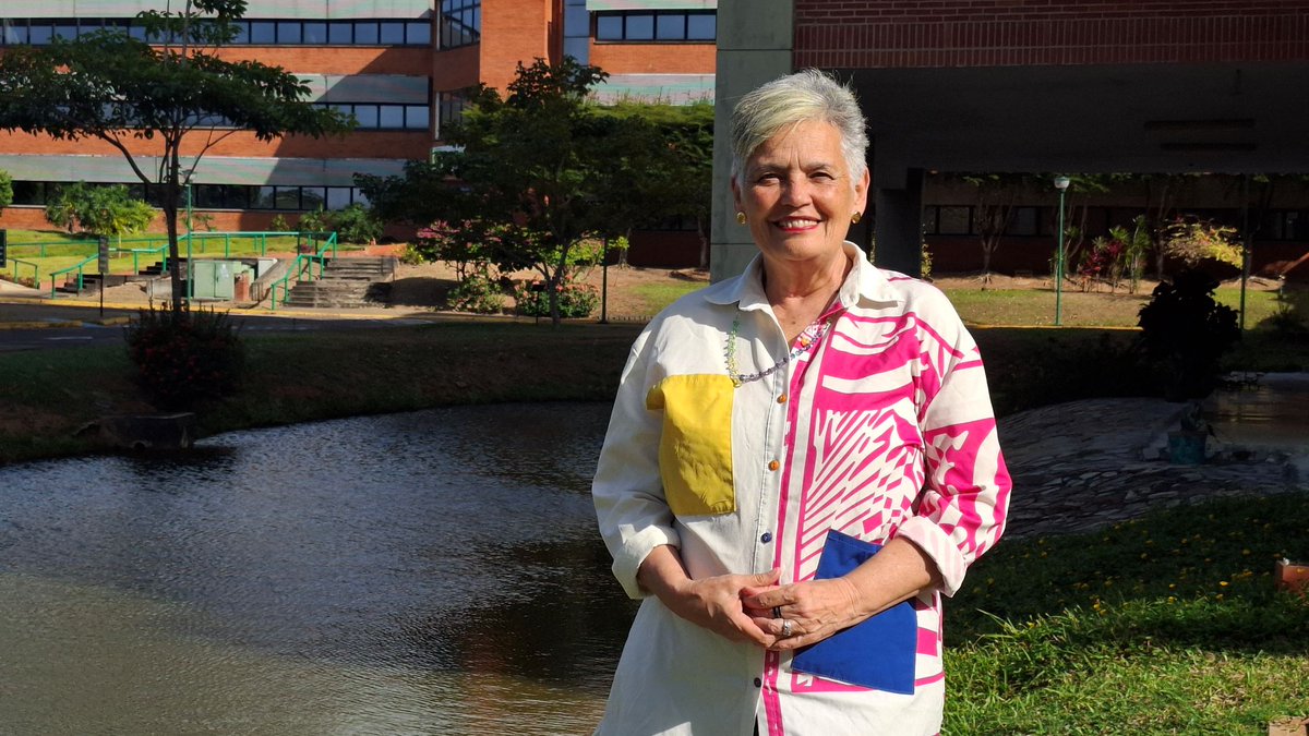 La directora de Extensión Social Universitaria de la UCAB Guayana, María Teresa Sánchez, fue reconocida por la Embajada de Países Bajos en Venezuela como una de las 100 Mujeres Protagonistas de 2026, por su trayectoria docente y de servicio social.

qrcd.org/9niC