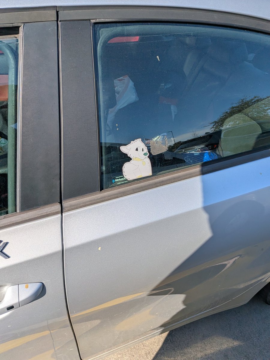 Protobottt's tweet photo. whos kia is this in the parking lot of my work lmao https://t.co/ZMN0CjUZCj