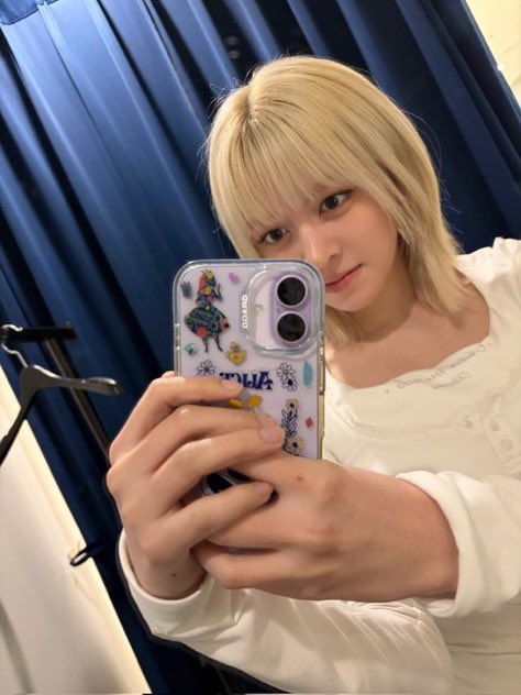 LILY France tweet media