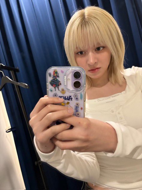 LILY France tweet media