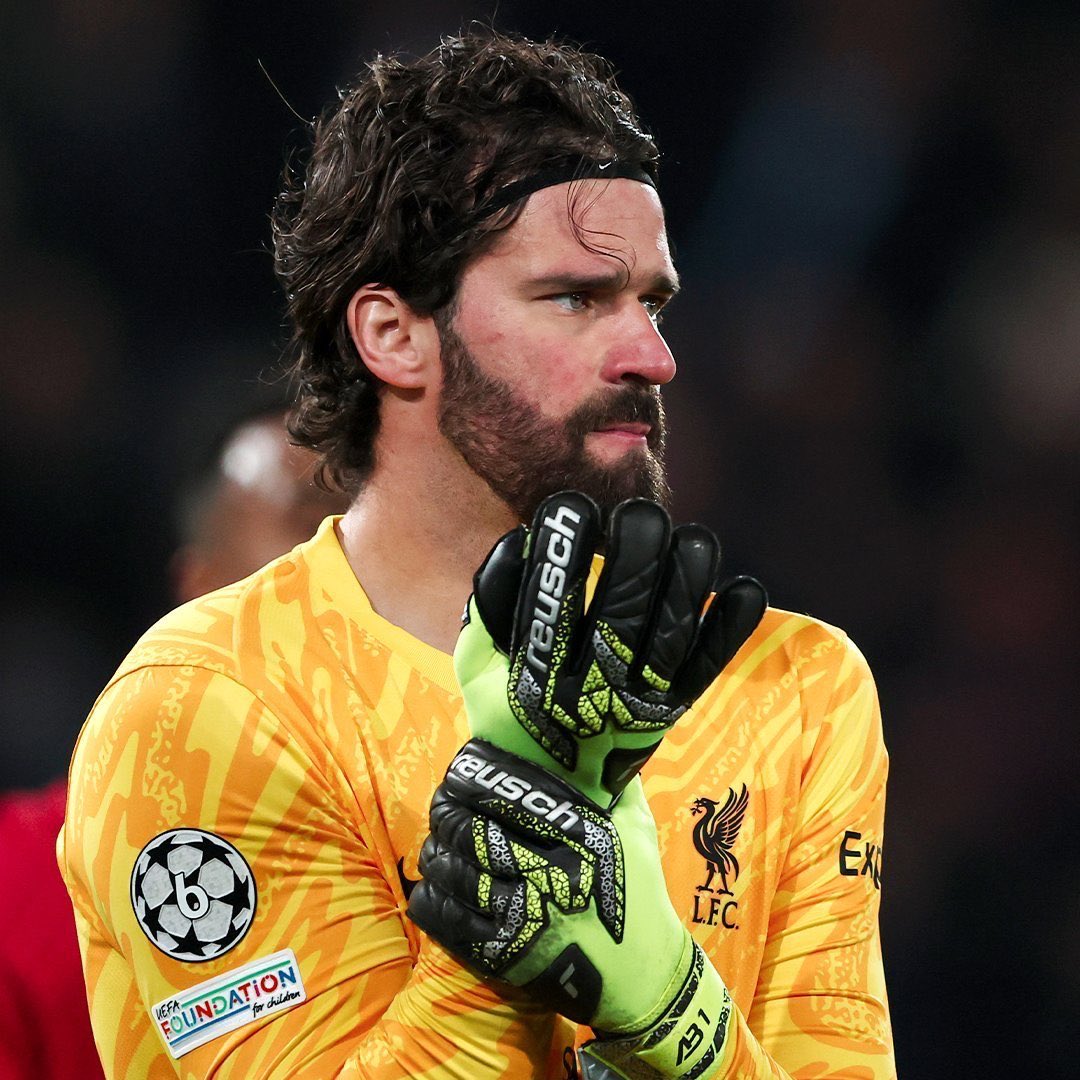 TorraFutbol's tweet photo. Kaleci Alisson Becker, sakatlığı nedeniyle Galatasaray maçında forma giyemeyecek. https://t.co/q8ZDJ2dOhG