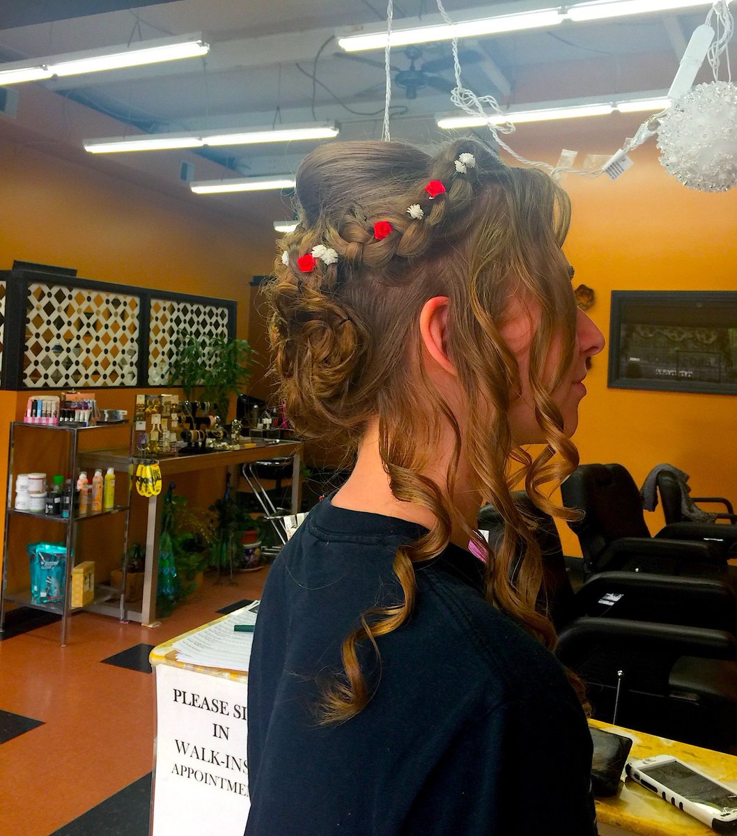 ShamimParlorNC's tweet photo. Dreaming of salon-quality #HairColor at a great price?  Shamim Parlor offers affordable #Highlights, gray coverage &amp; root touch-ups without compromising quality. Visit our #Cary #Hair #salon. https://t.co/8WNvhowYaT

#BeautySalon #Hairstyle #Waxing #Facials #Threading #CaryNC https://t.co/QdsFpdRPcc