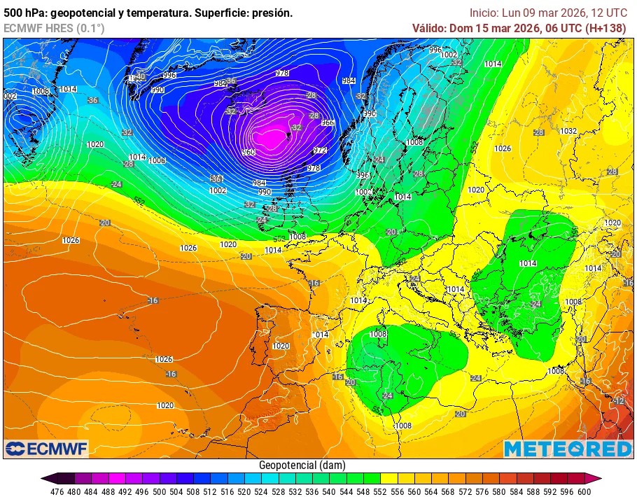 A lo largo del fin de semana una DANA podría empezar a aislarse al este del Archipiélago, complicando progresivamente el tiempo. Además, podría ser tractora de una borrasca importante la próxima semana. Tenemos invierno para rato...