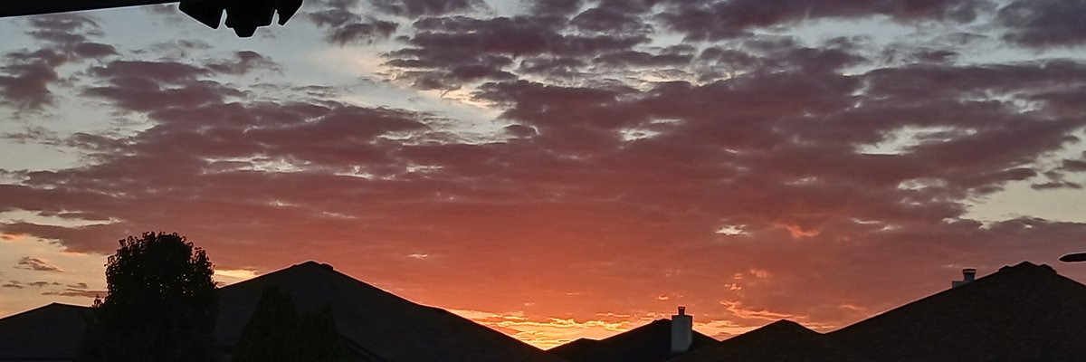 schlurplek's tweet photo. sunsets ( ＾◡＾) https://t.co/VxkNvJ9jys