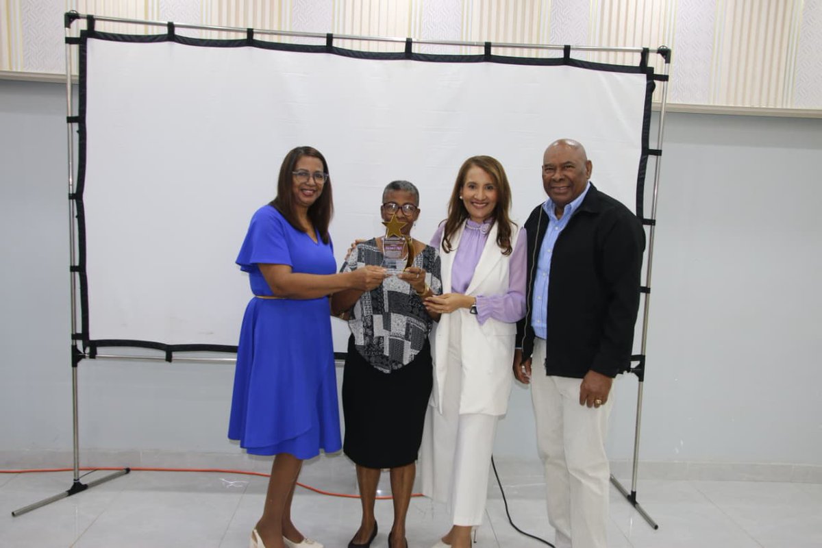 siegpld's tweet photo. Hilo
El Comité Municipal del Partido de la Liberación Dominicana en Barahona conmemoró el Día Internacional de la Mujer con la conferencia “El rol estratégico y los desafíos de las mujeres en el contexto actual”, impartida por Zoraima Cuello. https://t.co/EoBiFMBJa7