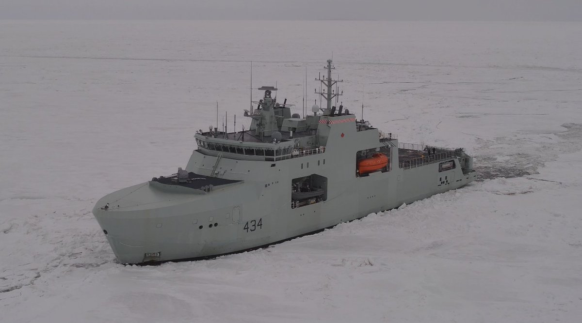 RoyalCanNavy's tweet image. #HMCSFrédérickRolette wrapped up #Arctic cold‑weather trials, working with DRDC scientists to study ice conditions and develop new tools that support safer navigation in polar waters, on ICENAV 2026. This research strengthens our ability to operate effectively in the North.🍁🧊🌡️
