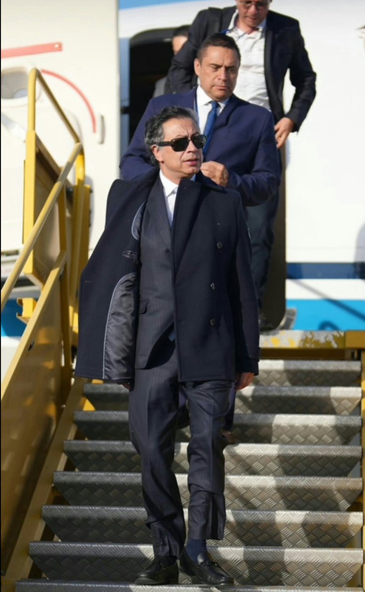 General Padilla ni que hptas, el presi está para protagonizar James Bond 😍