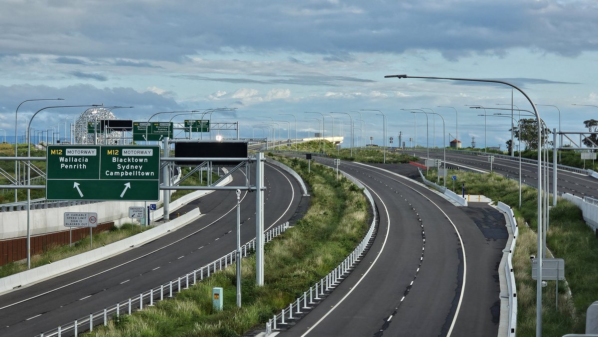 sydwestagribus's tweet photo. You will be able to access the M12 Motorway at the Elizabeth Drive Gateway bridge as of Saturday in addition to Cecil Hills and the Northern Rd. 

M12 Motorway Stage 1 opens 14 March (as you heard it here 1st over the weekend before anyone else!) ✈️ 

#WesternSydneyAirport #WSI https://t.co/XYnZtGe59D