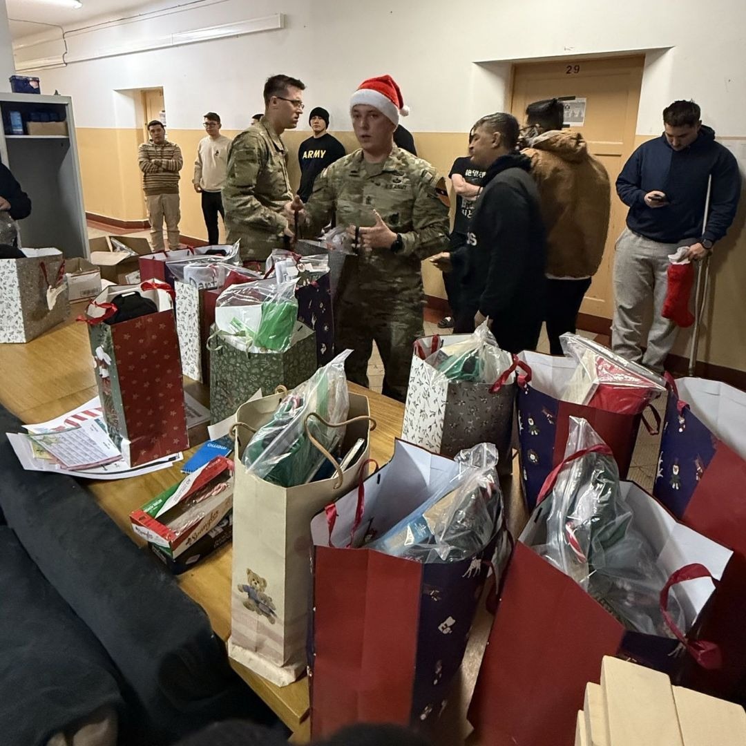 soldiersangels's tweet image. A heartfelt throwback — Soldiers’ Angels helped Chaplains deliver holiday gift packages to deployed Soldiers, sending love, hope, and the reminder that they are never forgotten.

#SoldiersAngels #SupportOurTroops #ChaplainSupport #ServingThoseWhoServed
