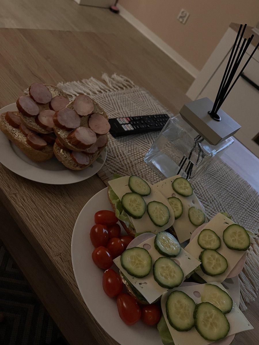 {𝖕𝖔𝖑𝖈𝖎𝖆} tweet media