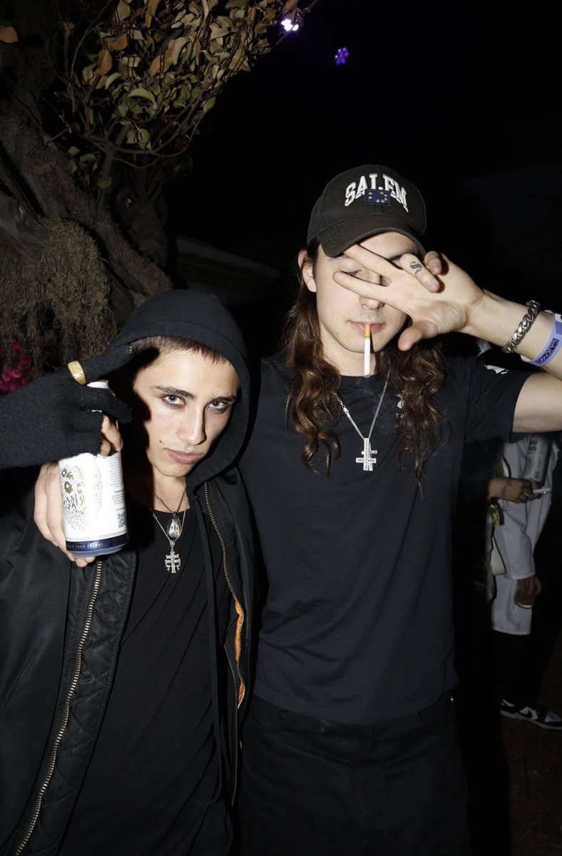 conceal archive tweet media